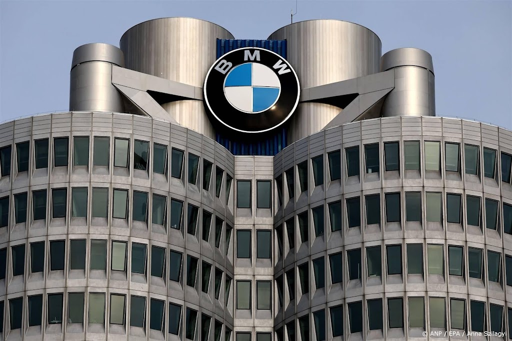 Kleine stijging autoverkoop BMW, flink meer elektrisch