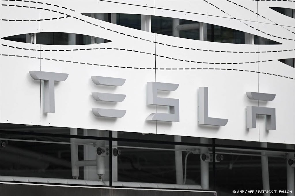 Reuters: justitie VS onderzoekt Tesla om misleiding Autopilot