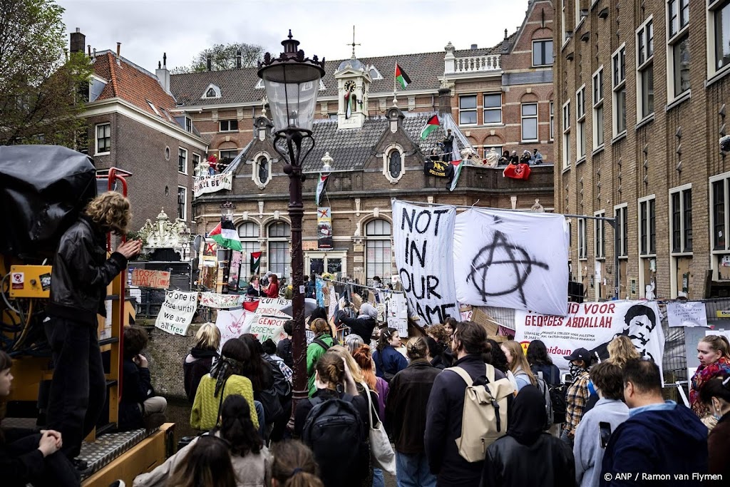 Universiteit doet aangifte lokaalvredebreuk, vernieling en dwang