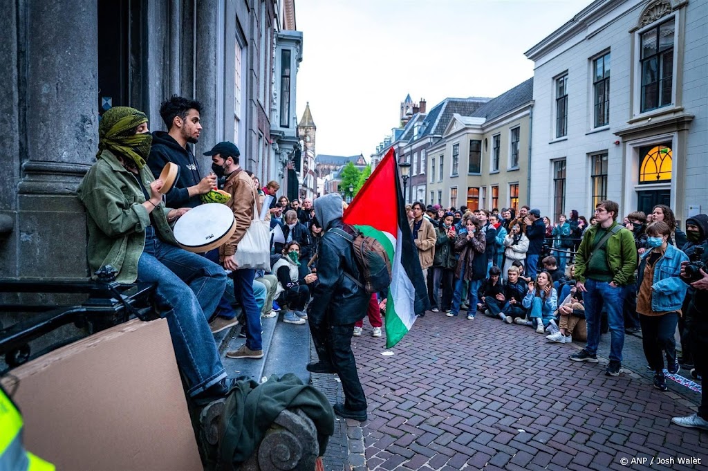 UU: demonstranten moeten binnen een half uur vertrekken