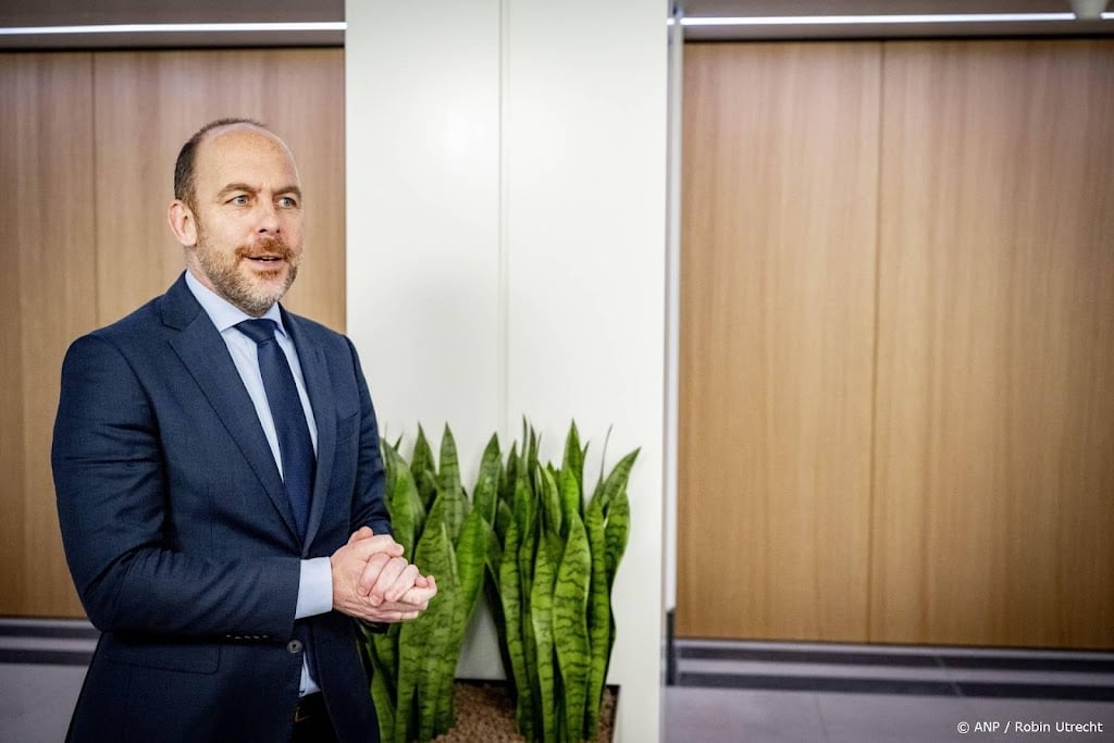 Van den Brink wil stoppen met controles aan de grens