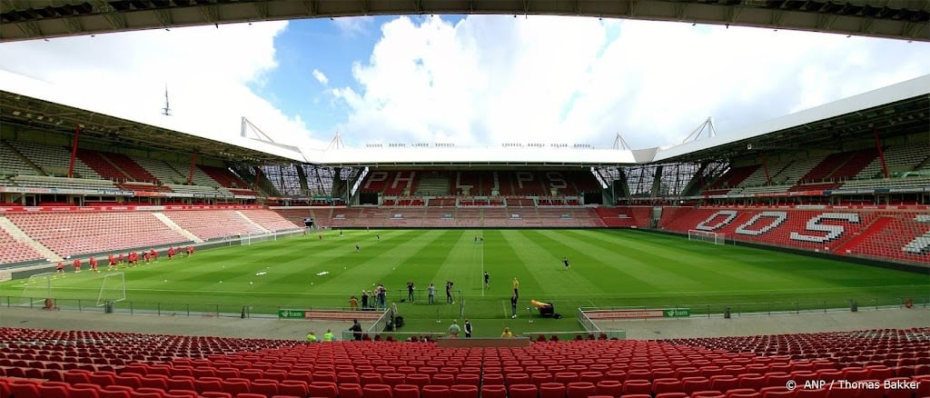 Proef in stadions Feyenoord en PSV om discriminatie te bestrijden