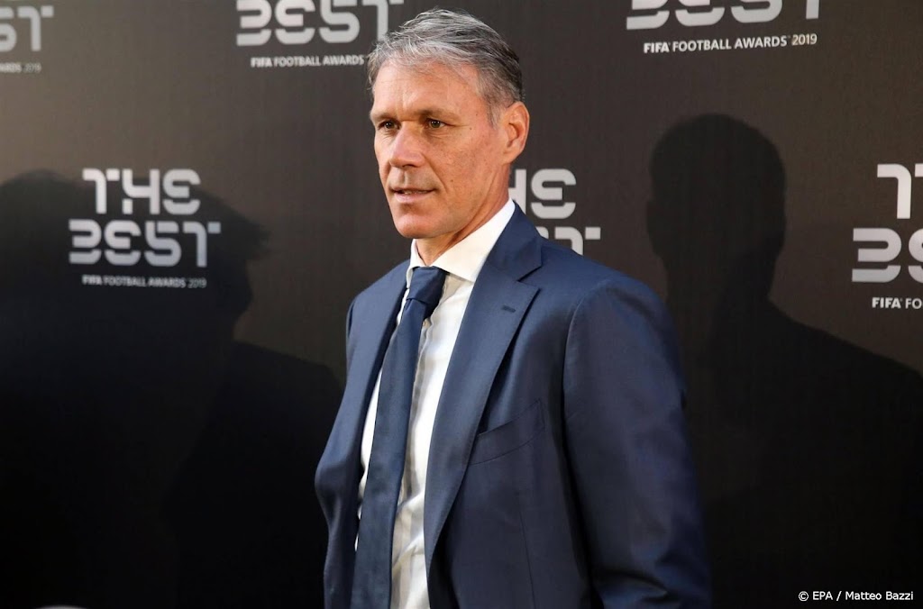 Van Basten roept FIFA-baas op tot actie om wangedrag in voetbal