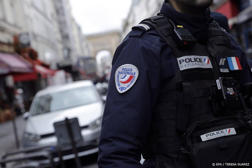 President Macron reageert geschokt op 'laffe' aanval op kinderen