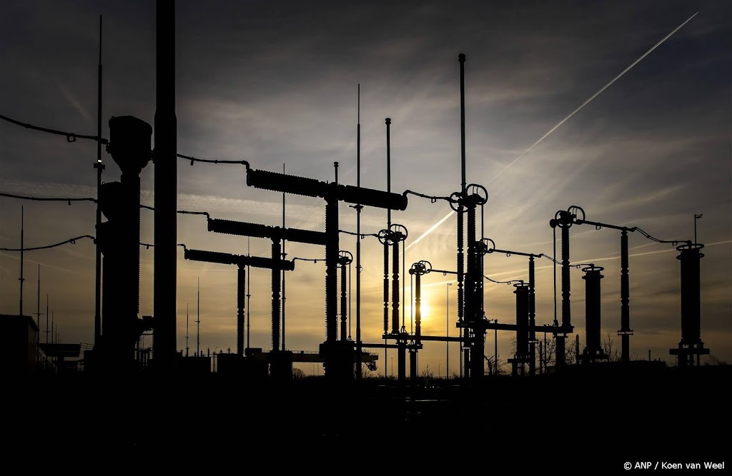 TenneT: bouwen hoogspanningsstations is de oplossing voor vol net