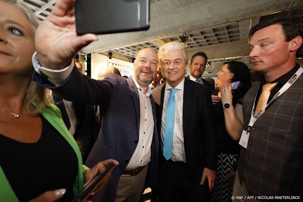 Wilders bij Vlaams Belang: 'morgen D-day in Vlaanderen'