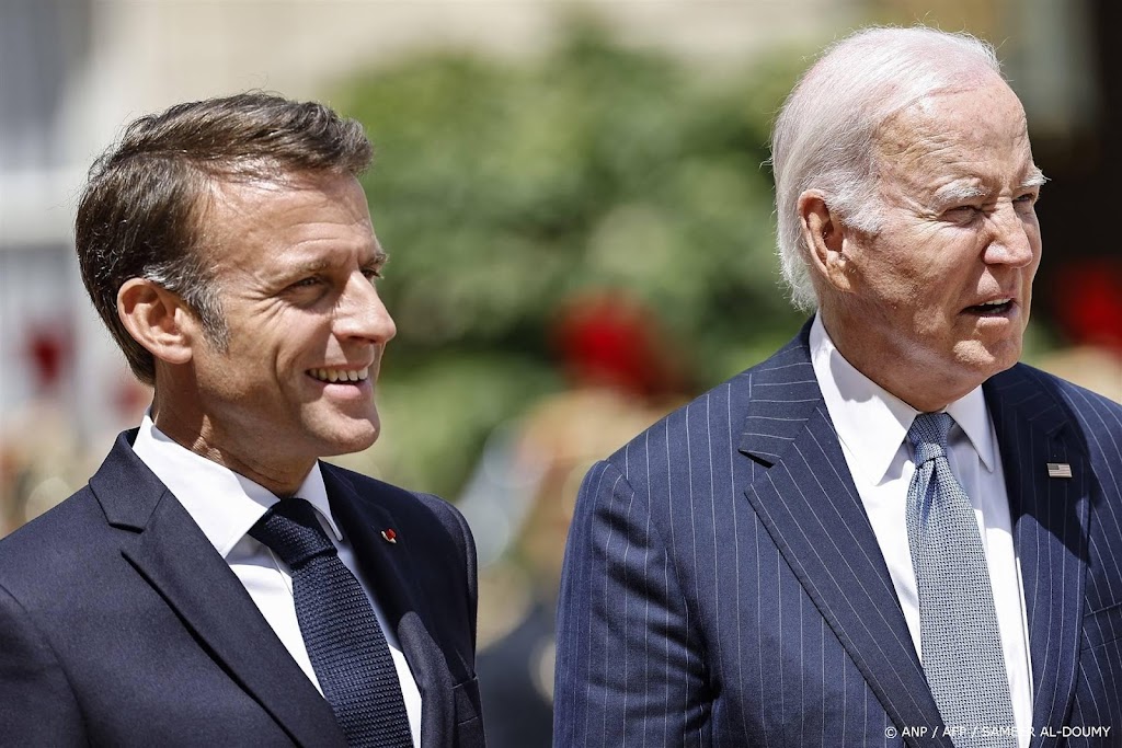 Macron verwelkomt Biden op staatsbezoek bij Arc de Triomphe