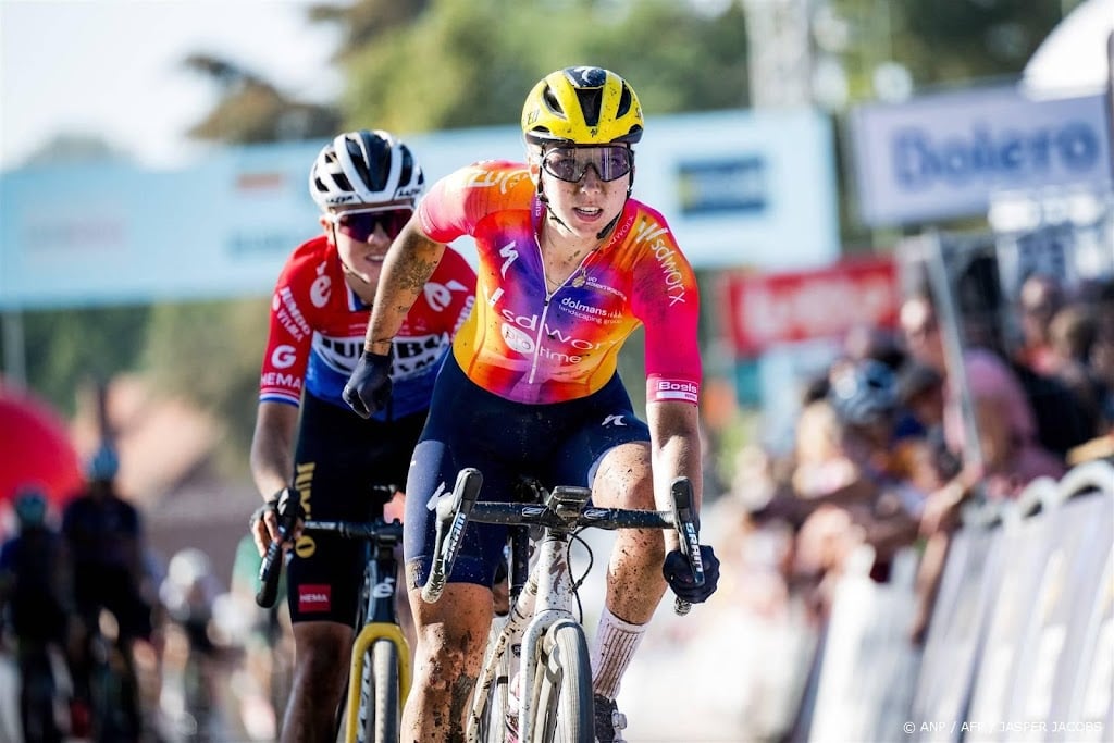 Wielrenster Wiebes verslaat Kool in sprint in Groot-Brittannië