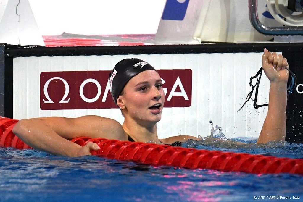McIntosh zwemt naar nieuw wereldrecord op 400 meter vrije slag