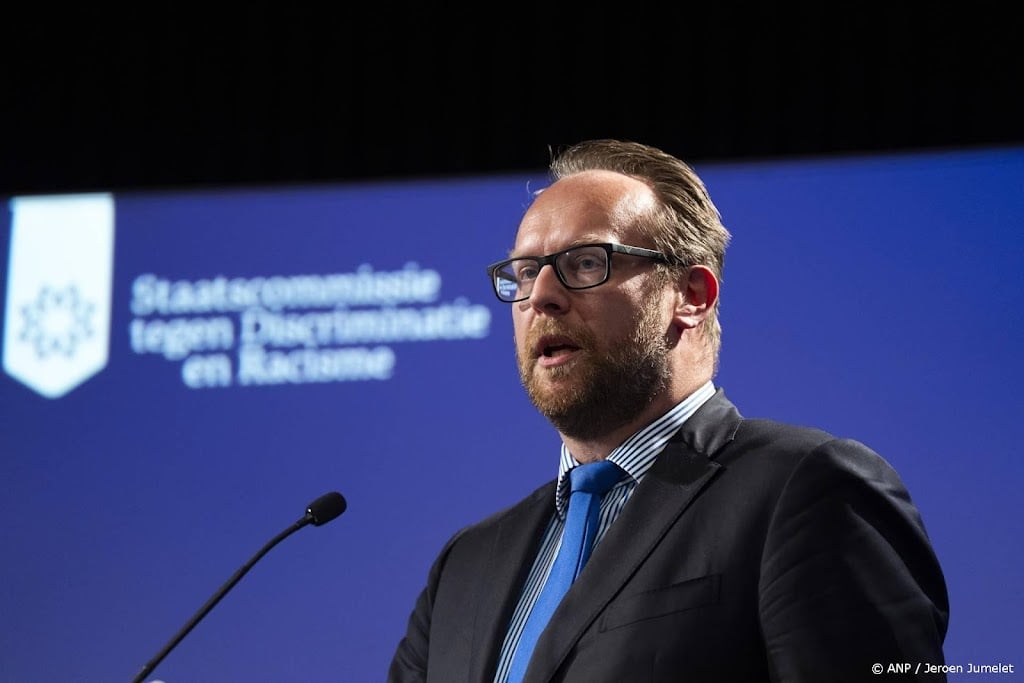 Heerma roept overheden op te kijken naar eigen discriminatie