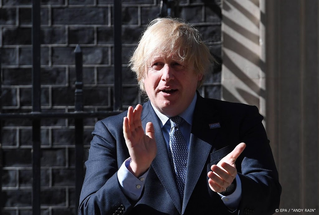 'Johnson waarschuwt Merkel voor harde brexit'