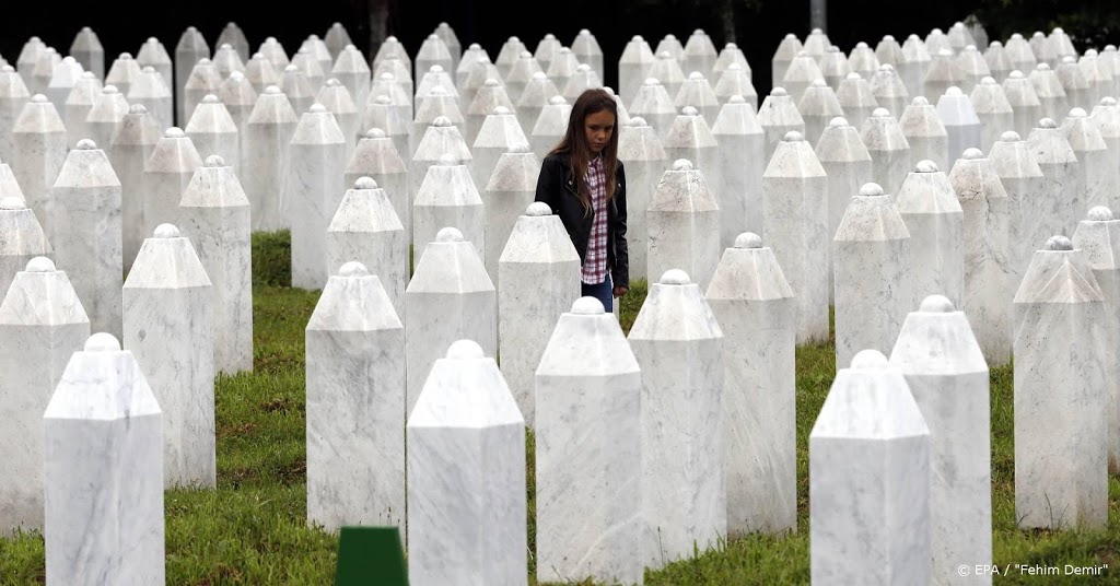 Overlevenden genocide Srebrenica herdenken slachtoffers in mars