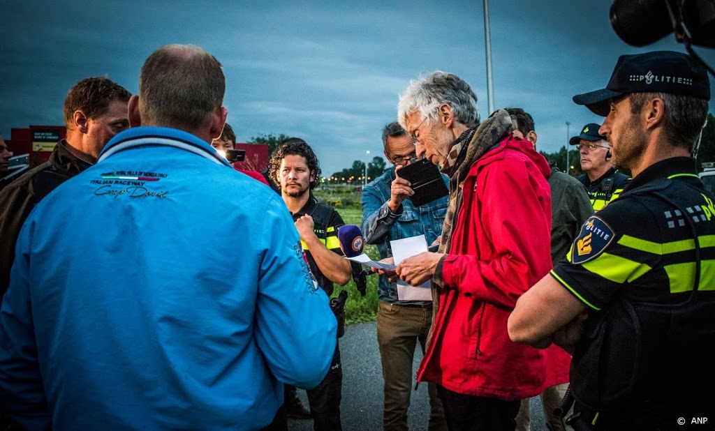 Nog eens 29 bekeuringen voor Drentse boeren op tractoren