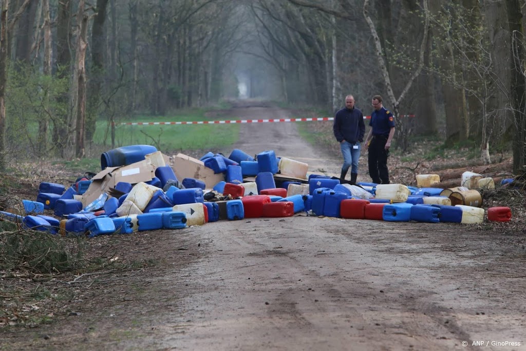 Tonnen drugsafval gedumpt aan Duits-Nederlandse grens
