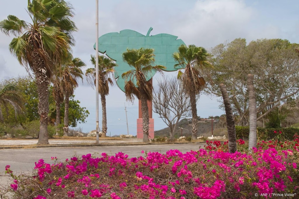 Curaçao geeft mondkapjes aan chauffeurs