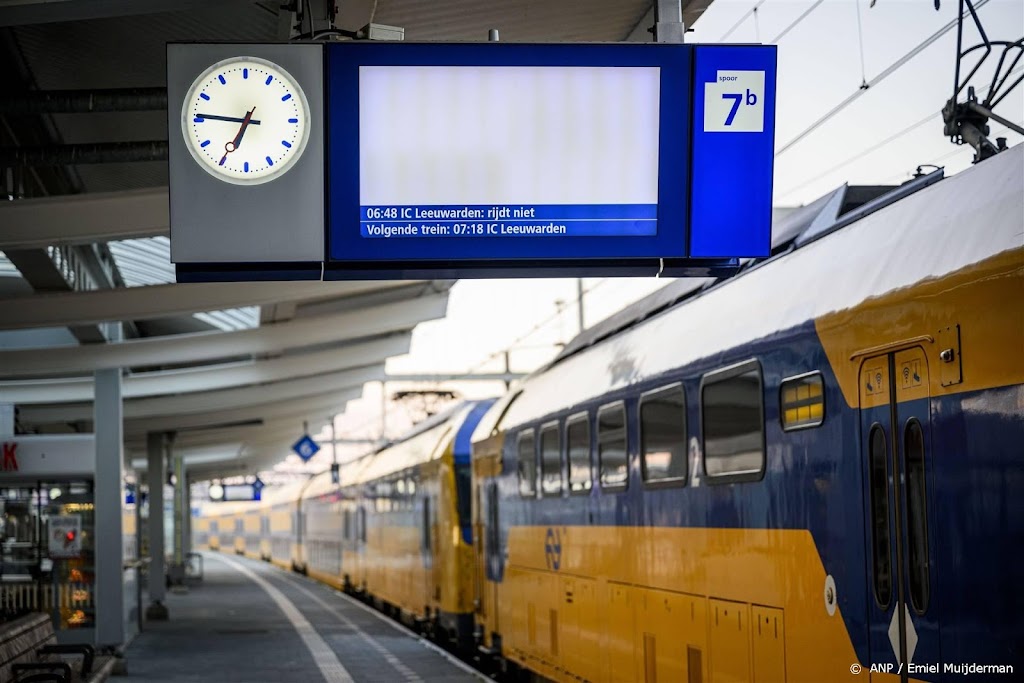 Geen treinen tussen Zwolle en Meppel door stroomstoring