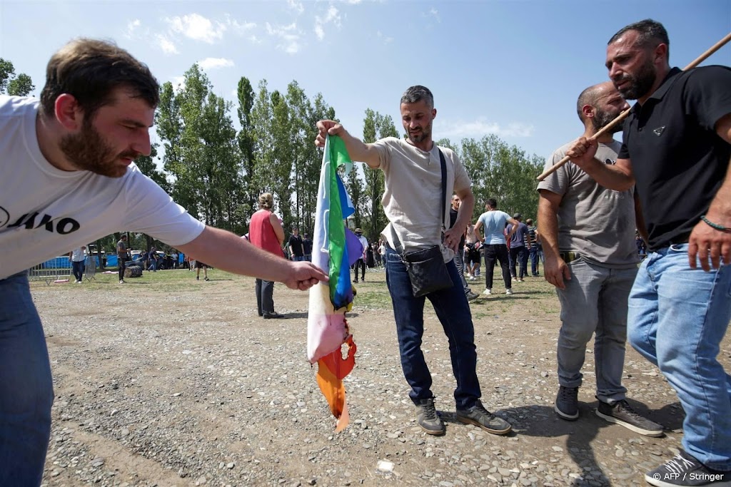 Georgische anti-lhbtq-demonstranten beëindigen pride met geweld