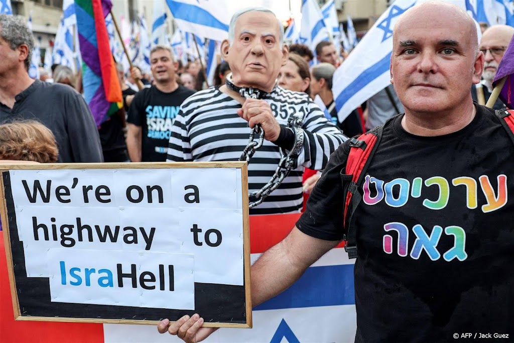 Tel Aviv overspoeld door demonstranten tegen plannen Netanyahu