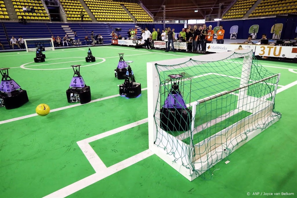 TU Eindhoven verdedigt wereldtitel met voetballende robots