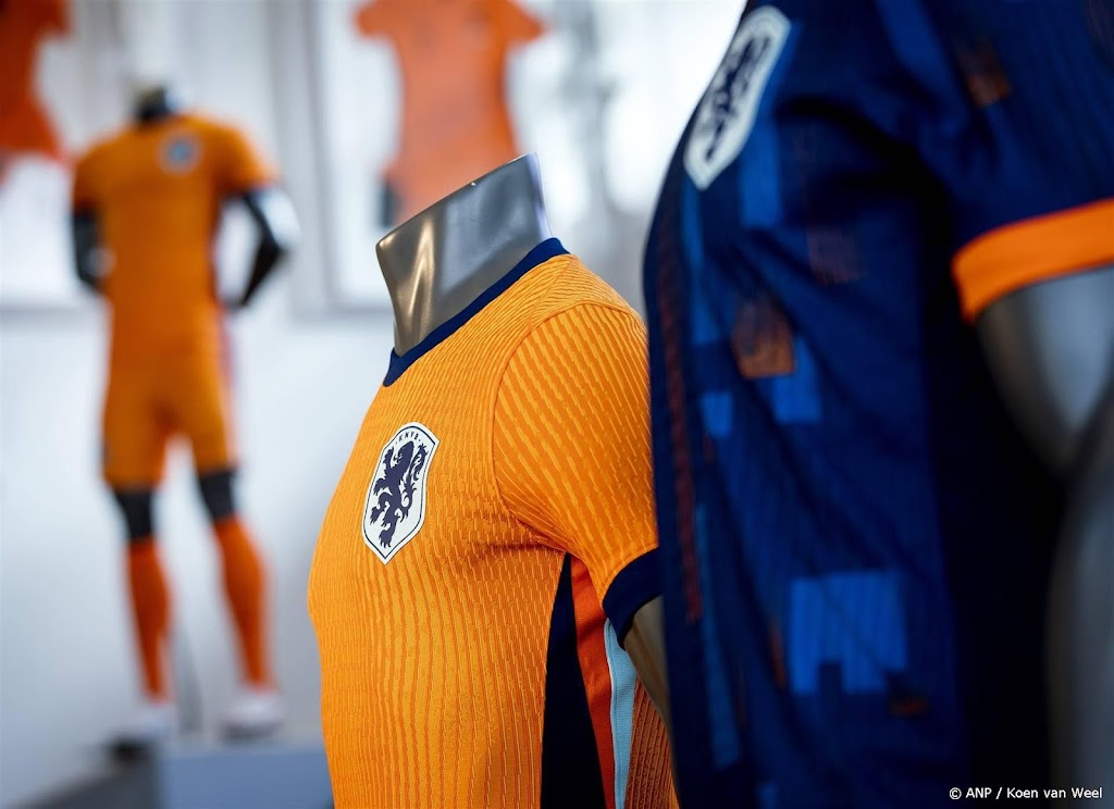 Veel Oranje-shirts uitverkocht, 'afgelopen 25 jaar niet gebeurd'