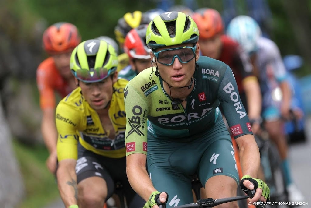 Roglic ziet knecht Vlasov opgeven in Tour met gebroken enkel