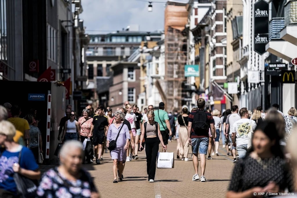 Consumenten geven meer uit aan goederen en diensten