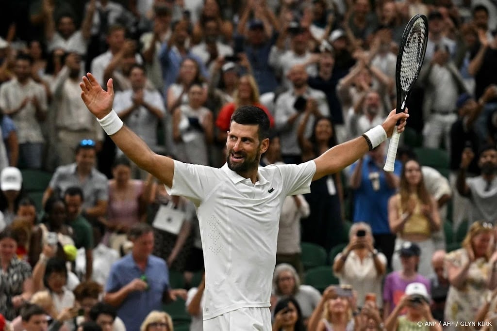 Djokovic in vijf sets langs Auger-Aliassime op Wimbledon