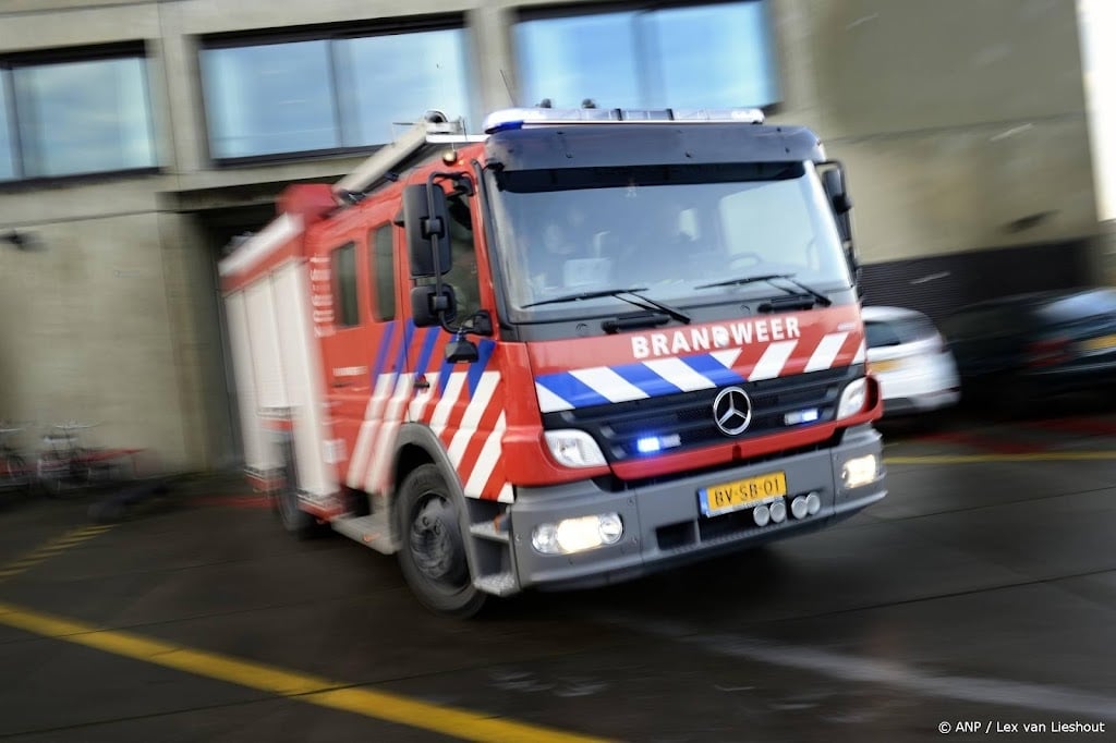 Brandbare vloeistof vrijgekomen door lek bedrijf in Almelo