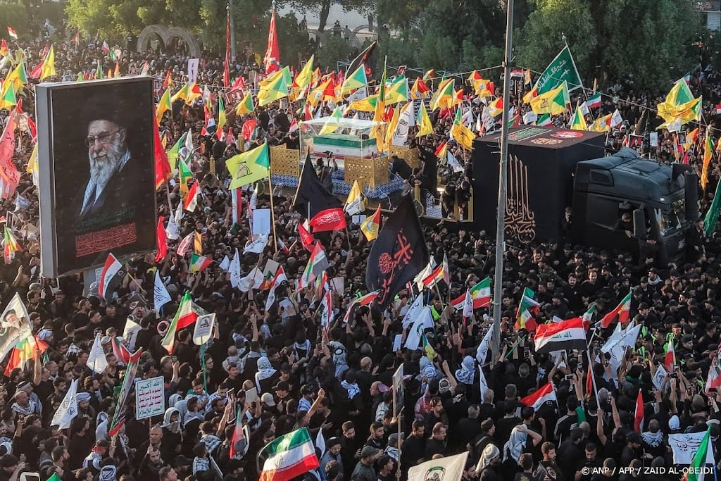Veel belangstelling in Irak voor rouwstoet gedode Khamenei