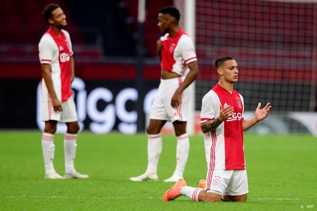 Antony debuteert met twee treffers voor Ajax in oefenduel met RKC