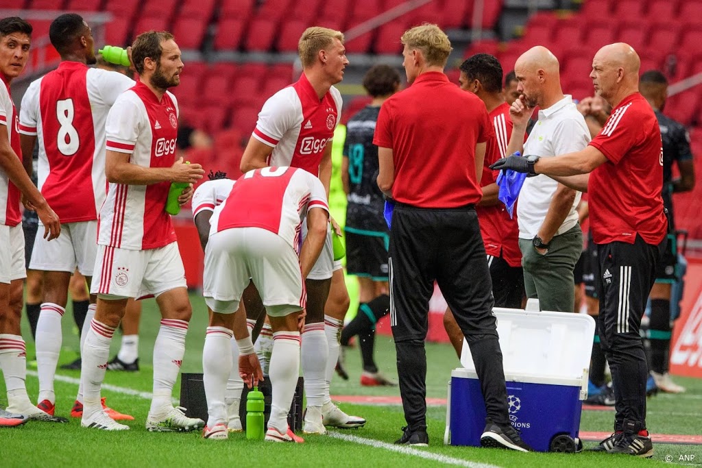 Trainer Ten Hag ziet zijn Ajax een zege met perspectief boeken