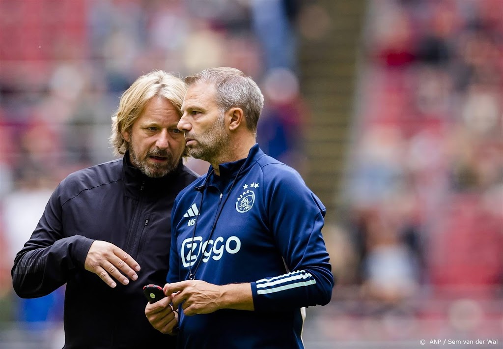 Ajax-directeur Mislintat belooft meer inkomende transfers