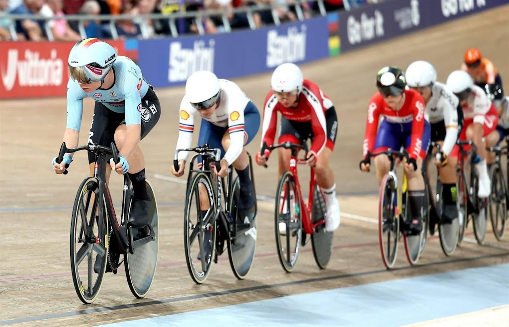 Baanrenster Raaijmakers bij WK zesde op puntenkoers, titel Kopecky