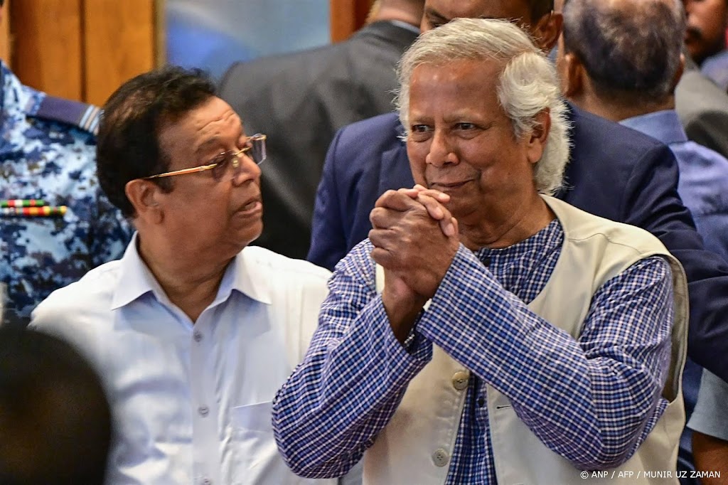 Aankomende leider van Bangladesh geland in Dhaka