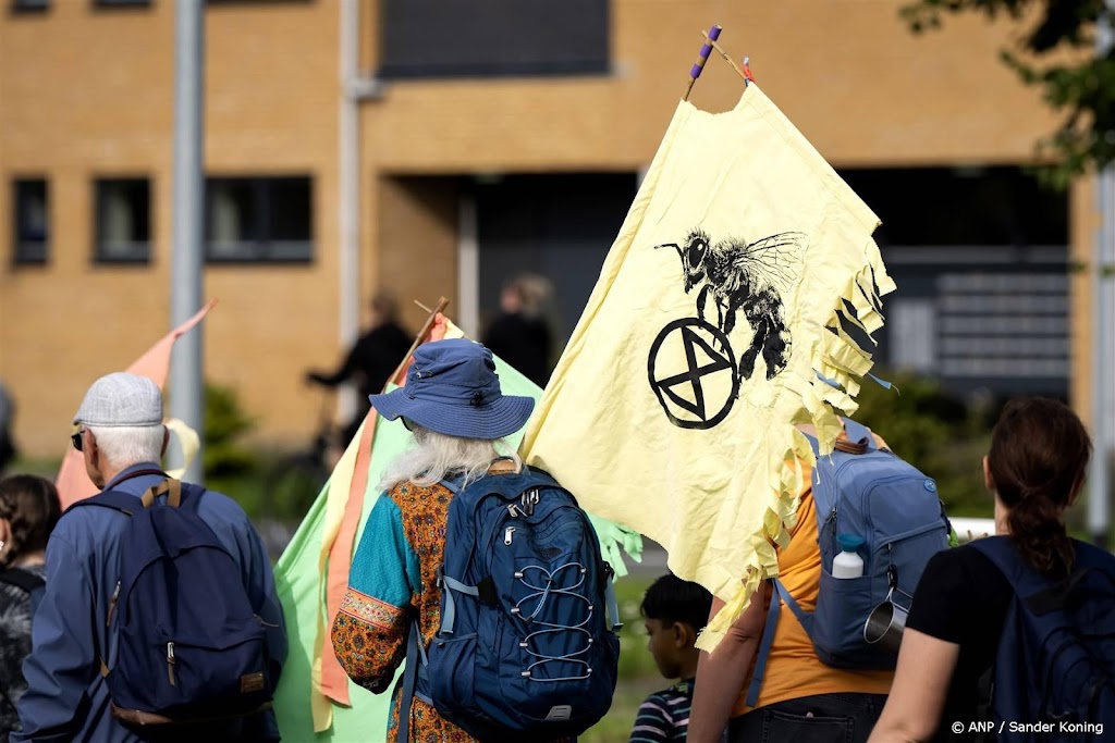 Klimaatactivisten houden weer mars in aanloop naar A12-blokkade