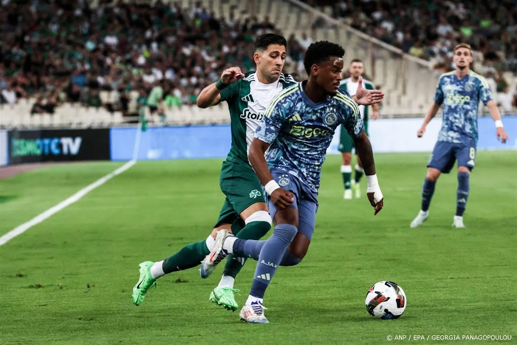 Ajax heeft play-offs in zicht na uitzege op Panathinaikos