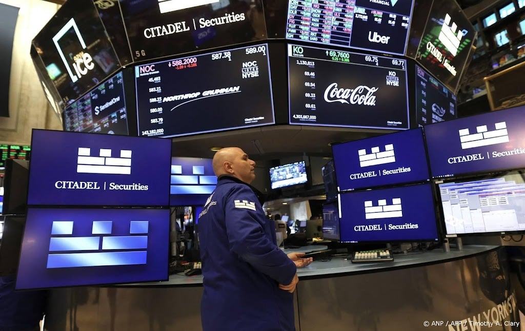 Nasdaq stijgt naar nieuwe recordstand om optimisme renteverlaging