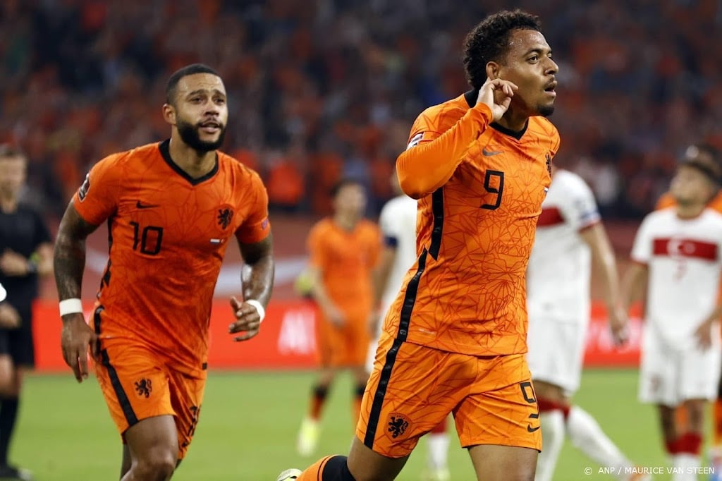 Oranje heeft weer kleur op de wangen na een weekje onder Van Gaal