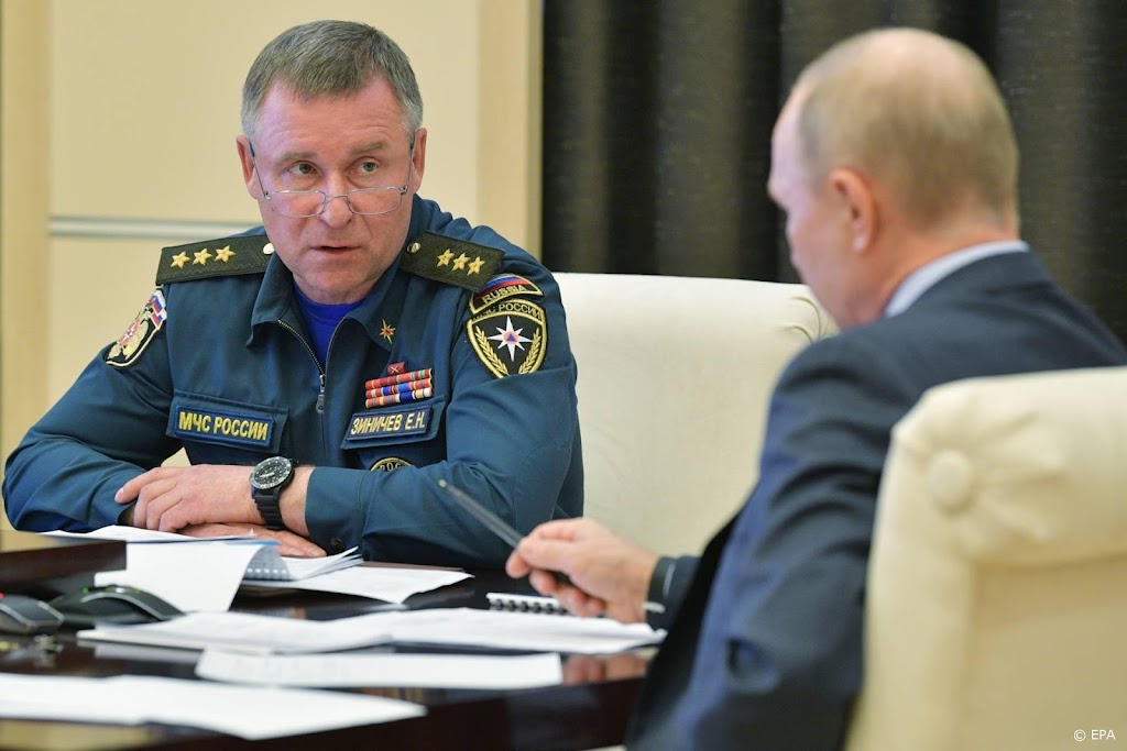 Russische minister van noodsituaties overleden na val van klif