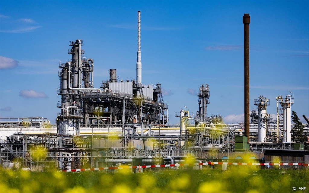 Productie Nederlandse industrie krimpt zeven maanden op rij