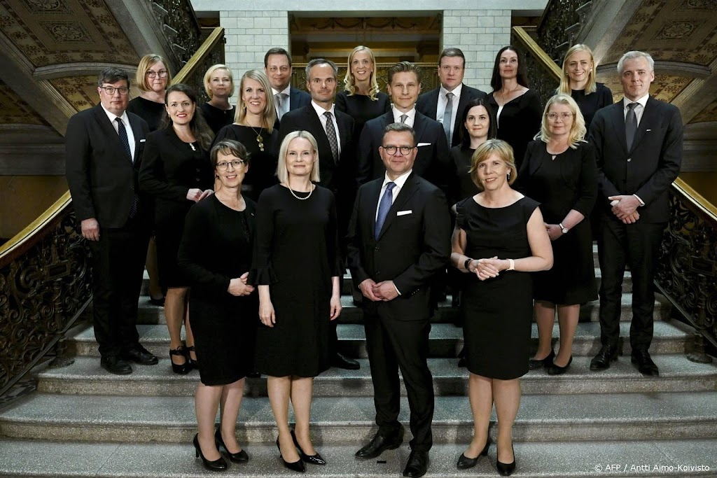 Finse regering overleeft motie van wantrouwen na racismeschandaal