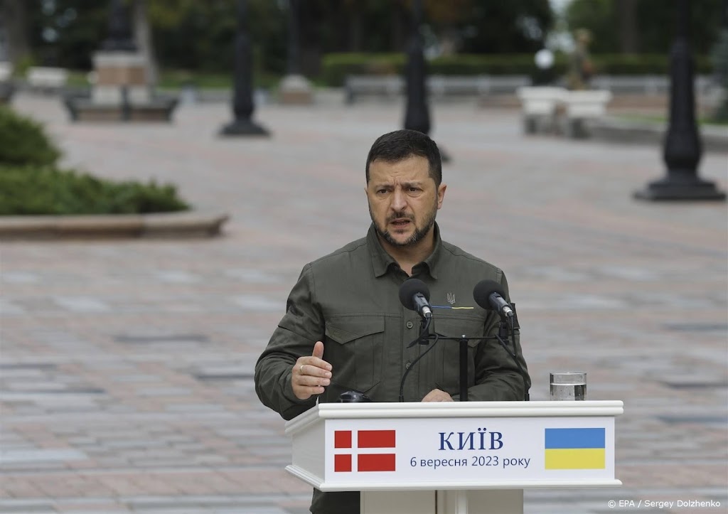 Zelensky: trage wapenleveranties en sancties remmen tegenoffensief