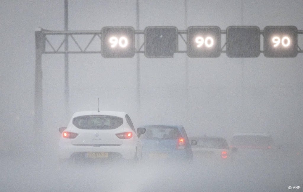 Code geel in Limburg om langdurige regenval