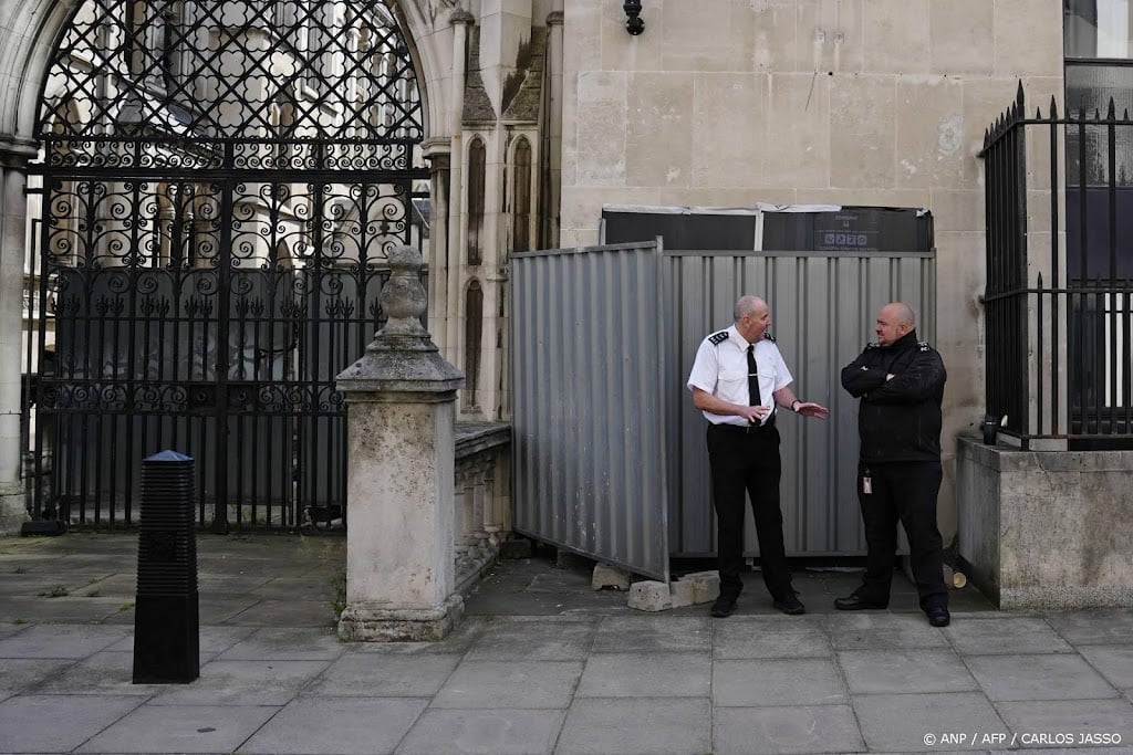 Nieuwe Banksy op rechtbank in Londen