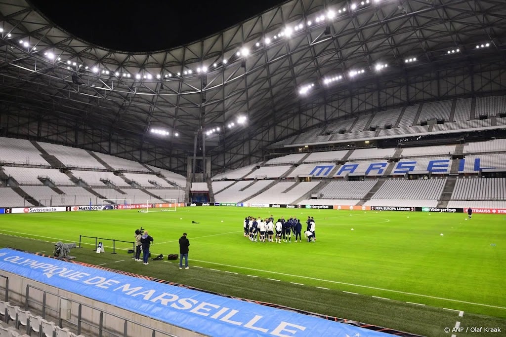 Ajax adviseert fans nog geen reis naar Marseille te boeken