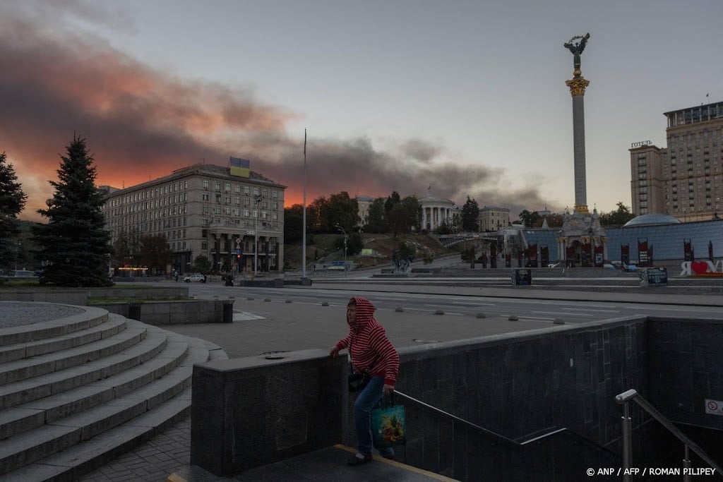 Rusland hervat aanvallen op Kyiv na vertrek gezanten VS