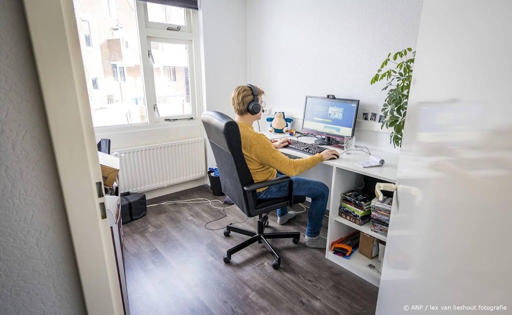 Thuiswerken de norm bij grote werkgevers tijdens ov-staking