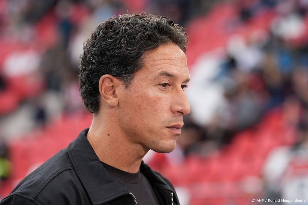 Utrecht-trainer Correia vindt gooien vuurwerk 'extreem ver' gaan 