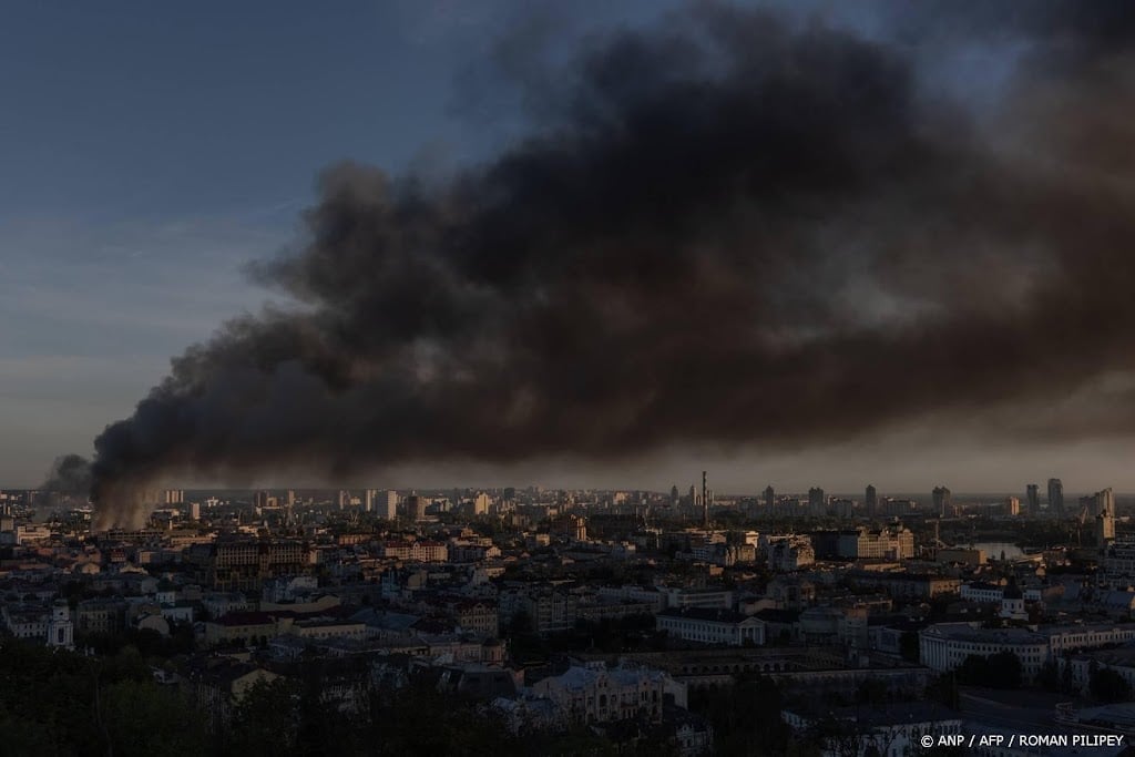 Doden bij nieuwe Russische aanvallen op Kyiv