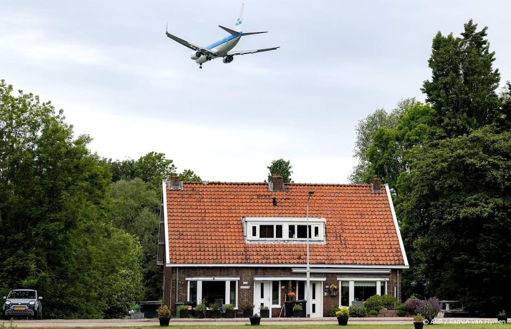 Kamer wil luchtvaartsector toch weren uit omwonendenraad Schiphol
